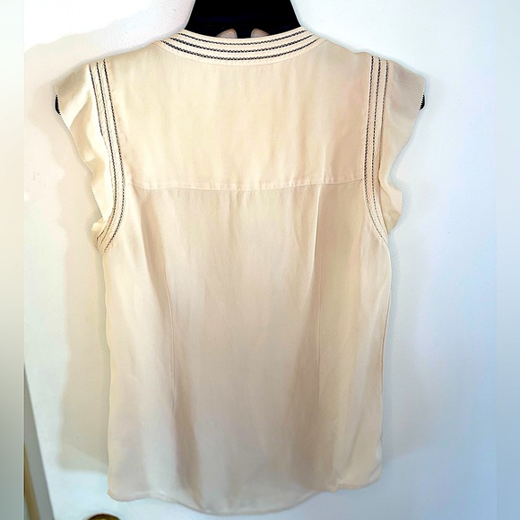 Veronica Beard | Silk VNeck ButtonUp Blouse | Size 6 | Good Condition - Picture 6 of 7
